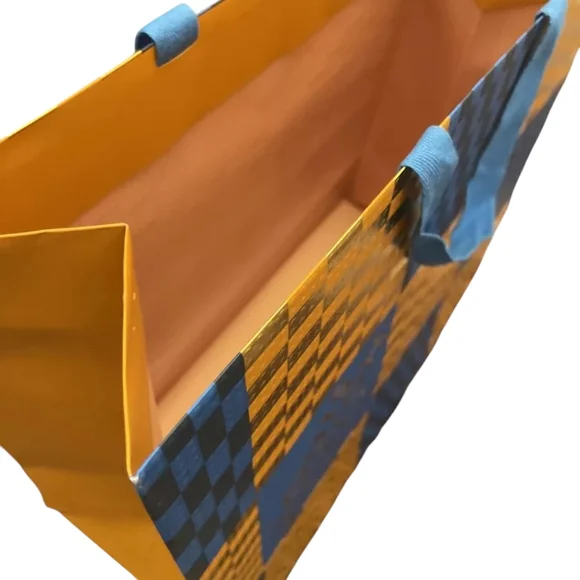 LOUIS VUITTON 2022 Holiday Shopping Bag Limited Edition (LegoLand theme) UGC - Picture 3 of 8